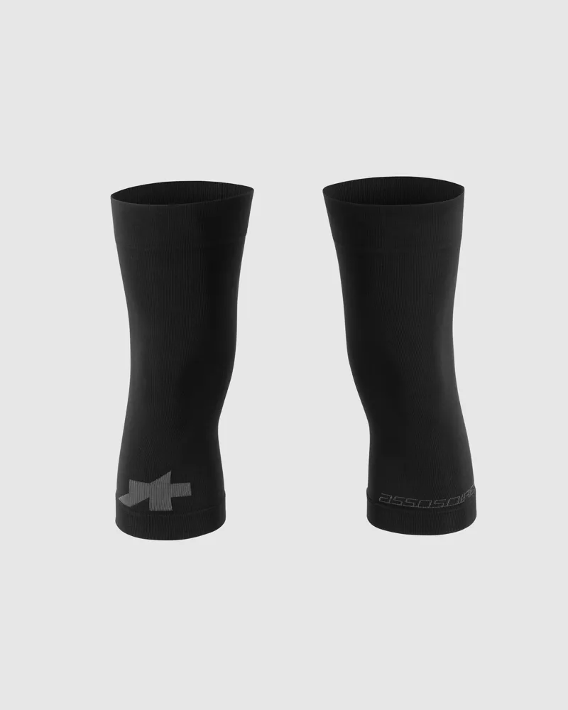Assos Spring Fall Knee Warmers in Black-2